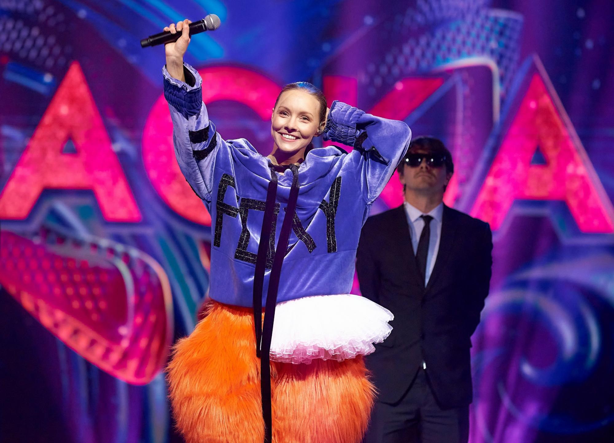 Шоу "Маска": стало известно, кто скрывался под маской Лисицы